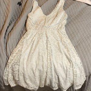 SUZY SHIER White Lace Dress